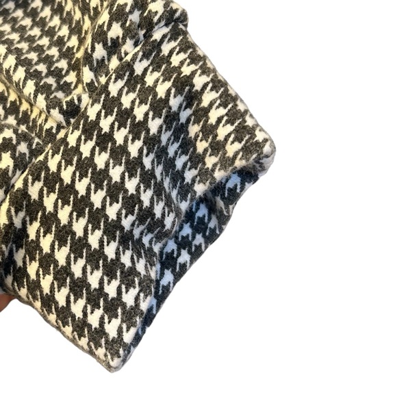 ♥️Black & White Girls’ Sweatshirt with Puffed Shoulders and Cuffed Sleeves 14/16 - Picture 3 of 3